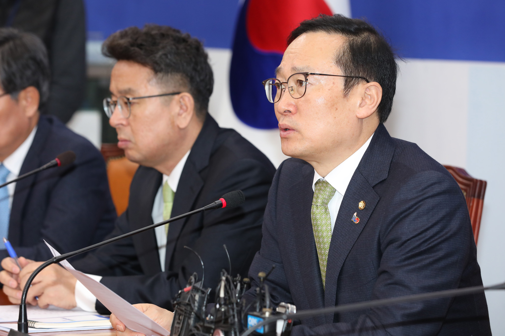 더불어민주당원내대책회의;홍영표원내대표