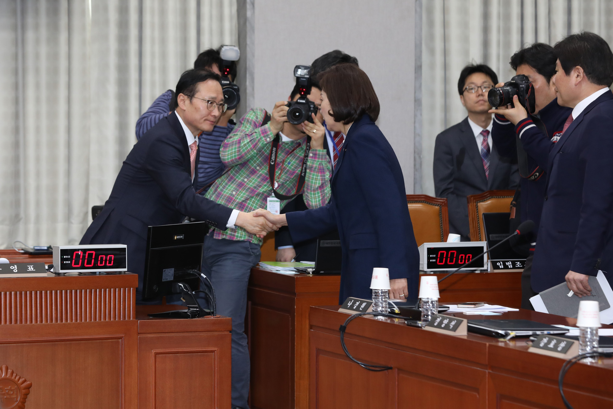 국회운영위원회;나경원원내대표;홍영표원내대표