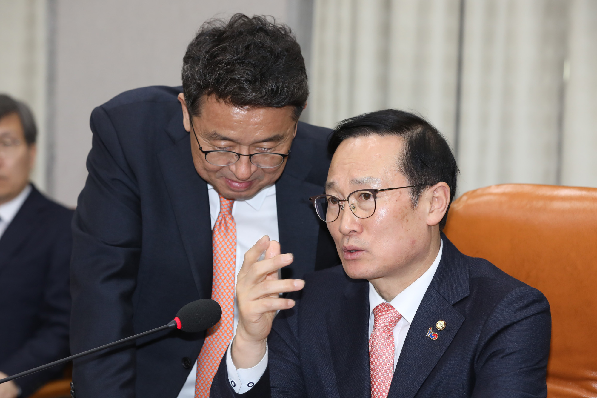 국회운영위원회;홍영표원내대표;이철희의원