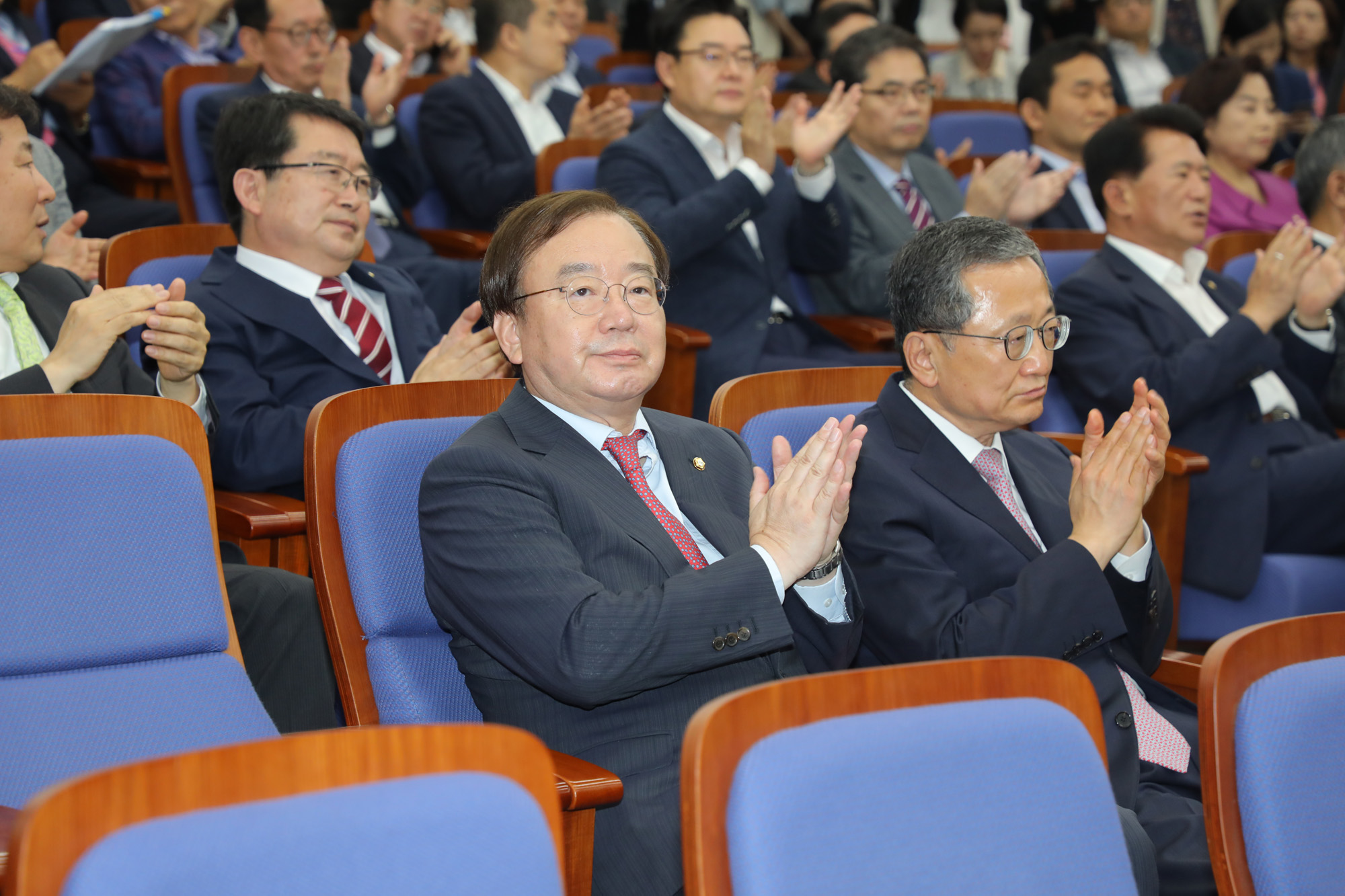 자유한국당의총;강효상의원;한미정상통화유출
