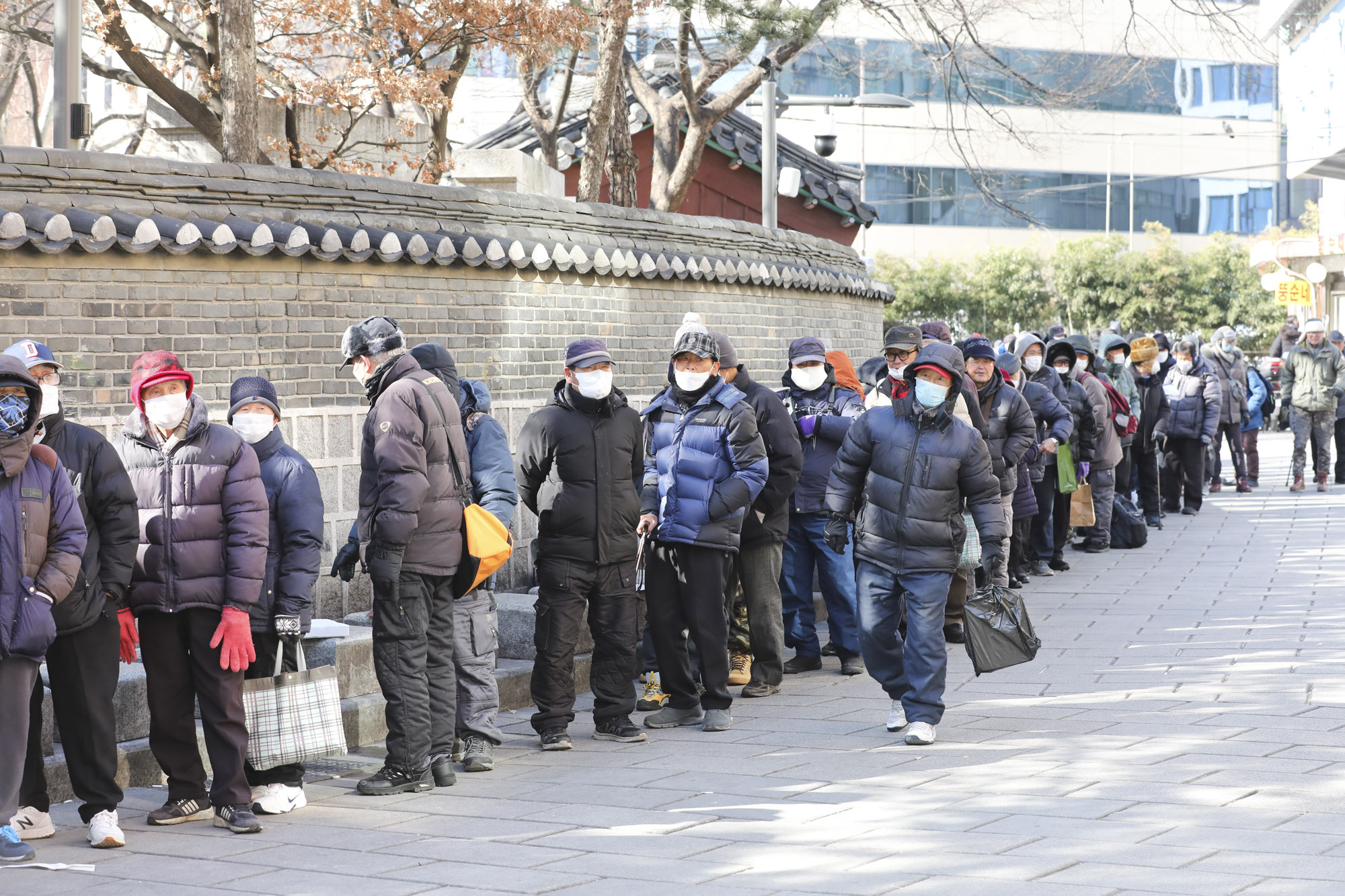 무료급식소;노인탑골공원;노인종로;종로무료급식소;한파노인;노인점심