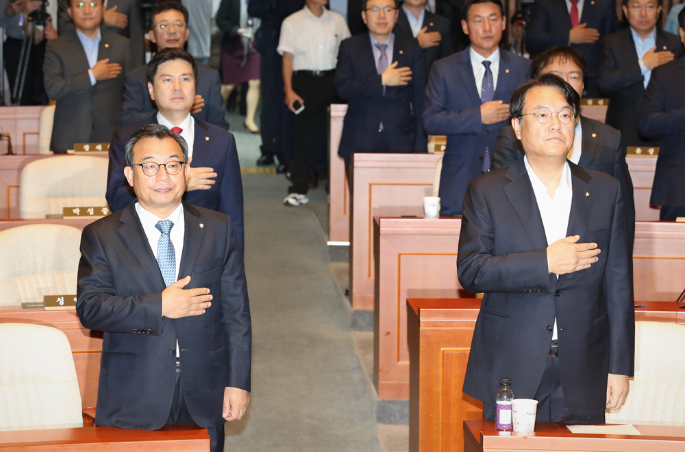 정치/국회/새누리당/의원총회/정진석/이정현